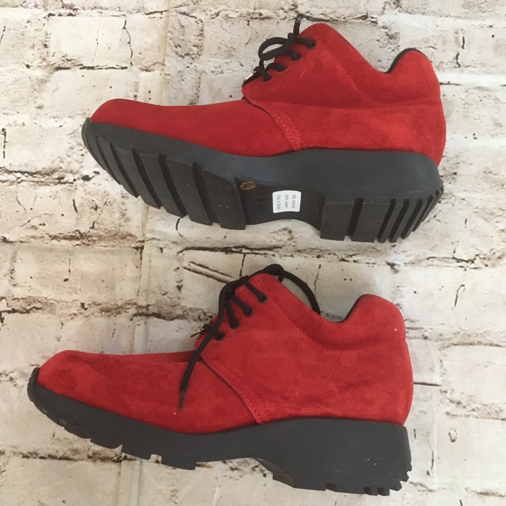 NWOT Laura Norman Red suede shoes size 7.5